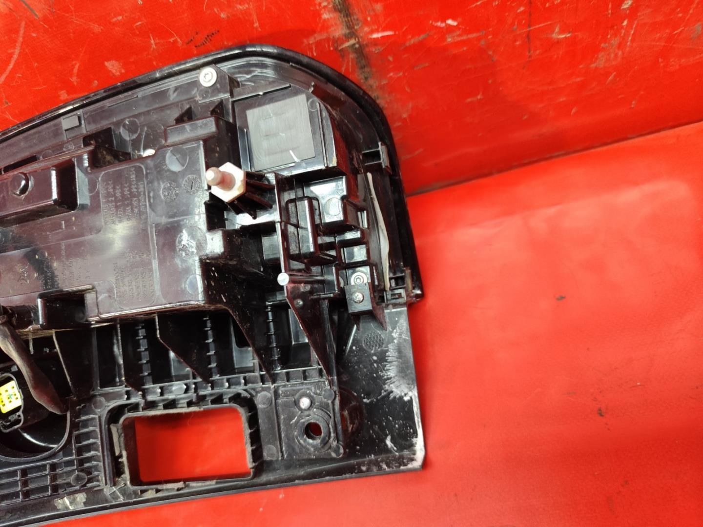 Фонарь задний