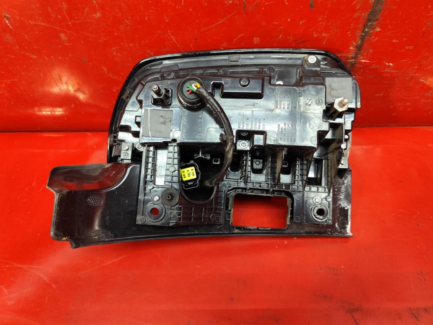 Фонарь задний