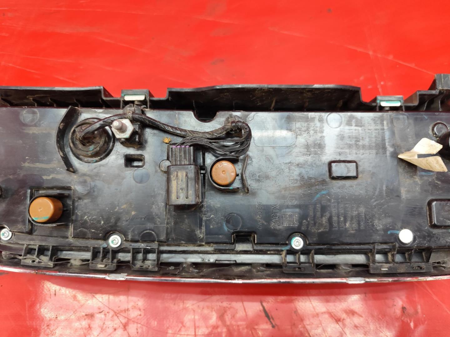 Фонарь задний