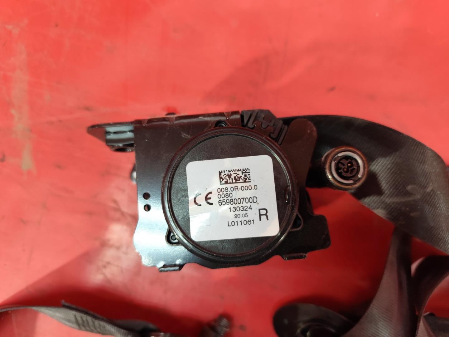 Ремень безопасности