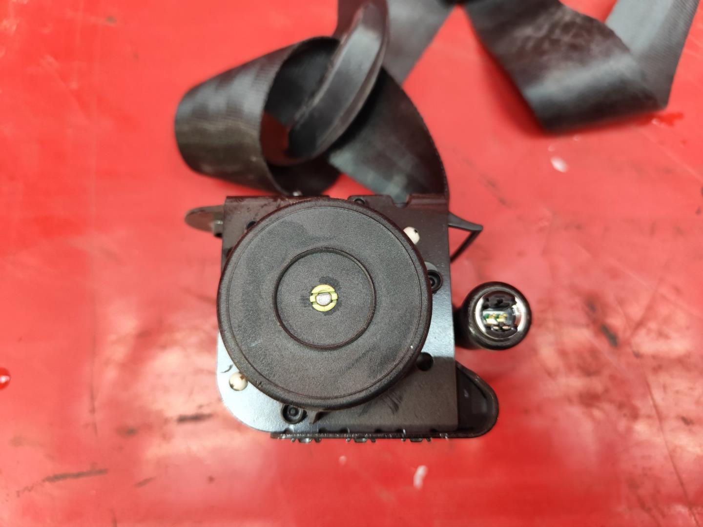 Ремень безопасности