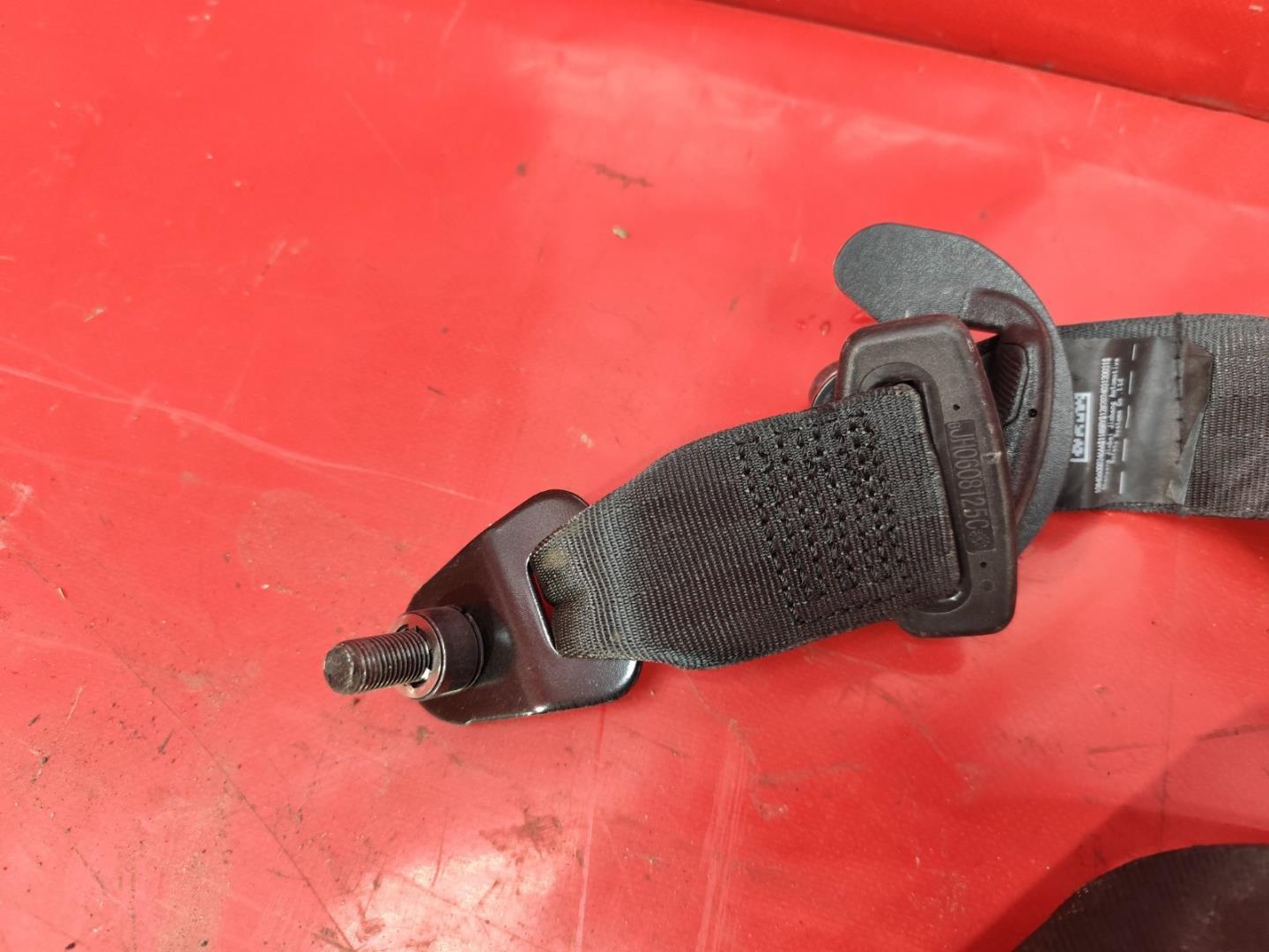 Ремень безопасности