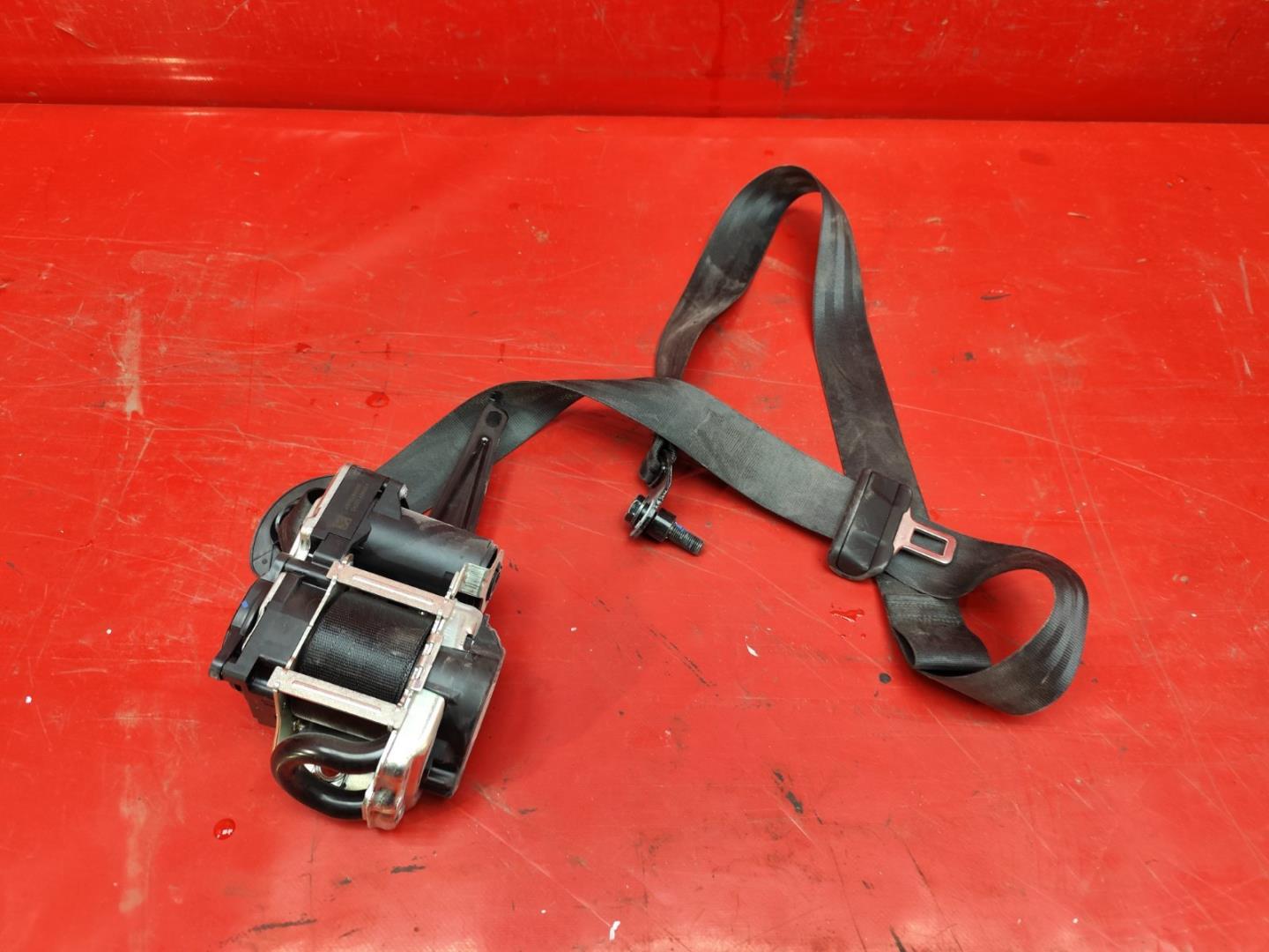 Ремень безопасности