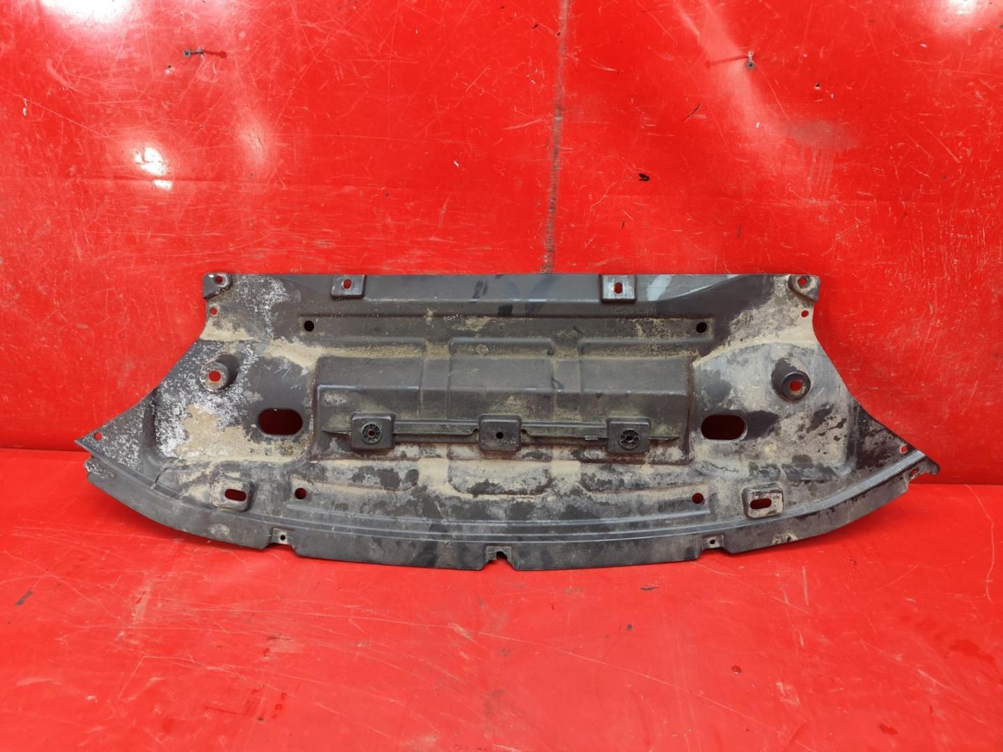 Пыльник переднего бампера