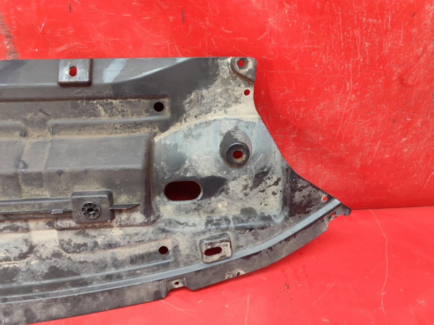 Пыльник переднего бампера