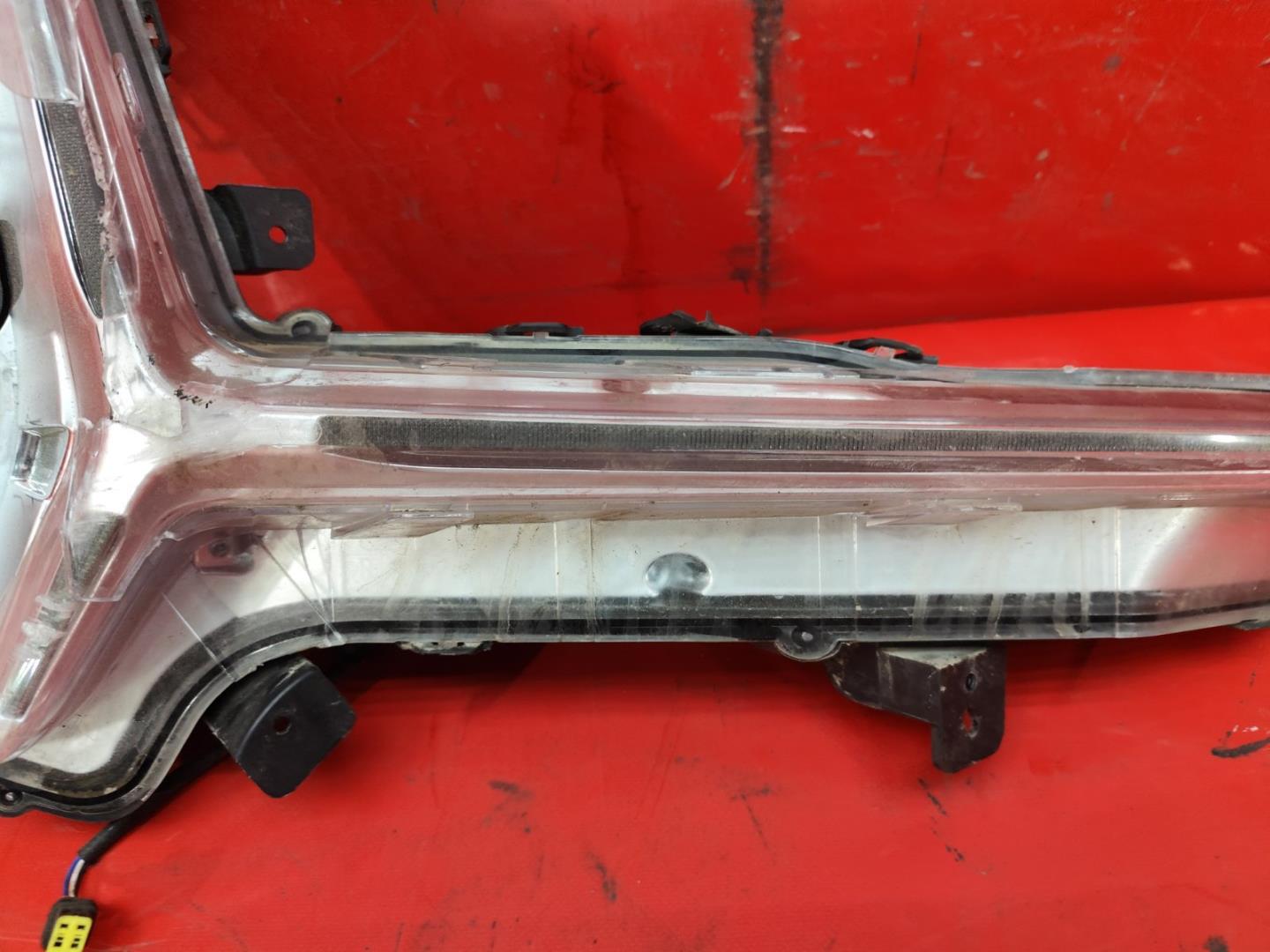 Фара дневного света (ходовые огни)