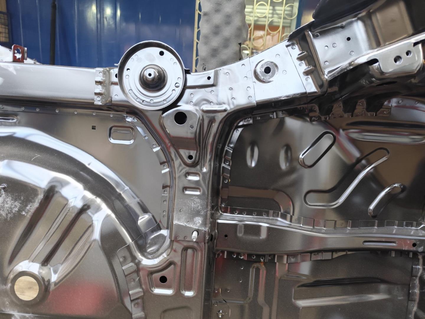 Пол багажника