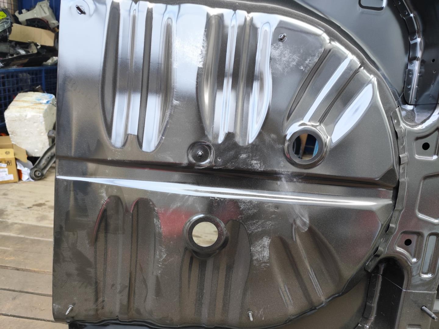 Пол багажника