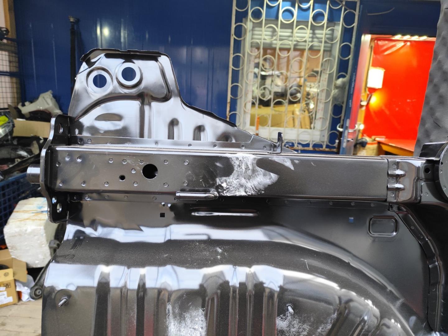 Пол багажника