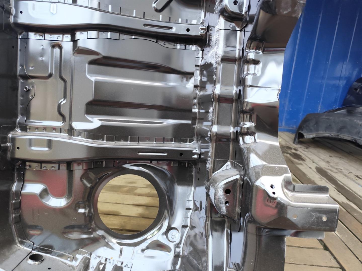 Пол багажника