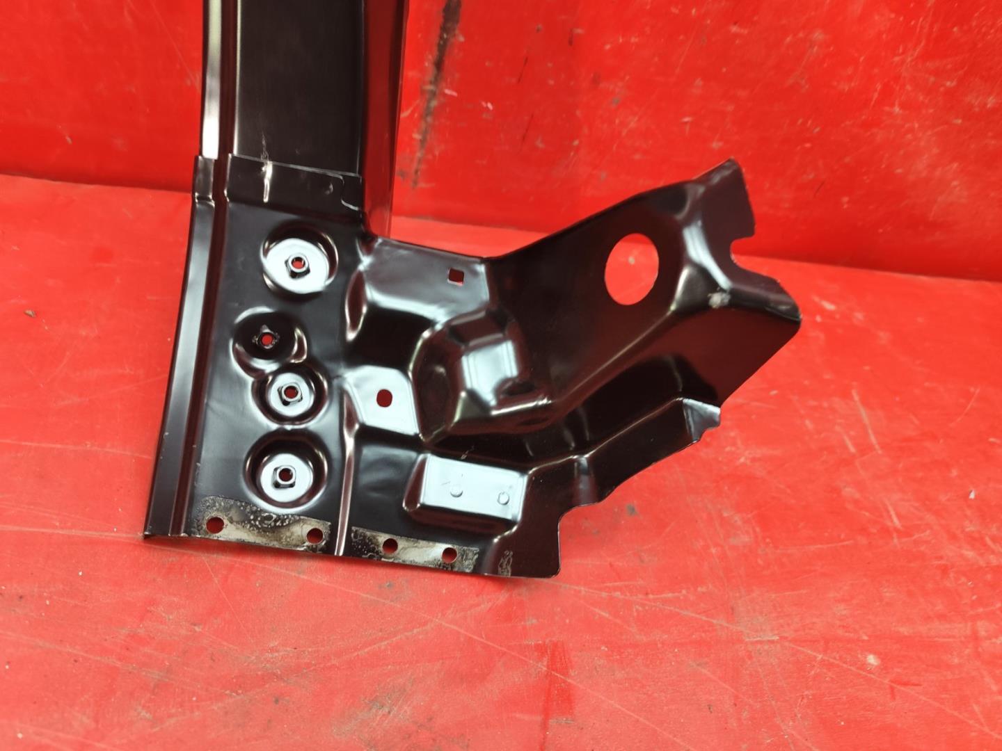 Кузовной элемент