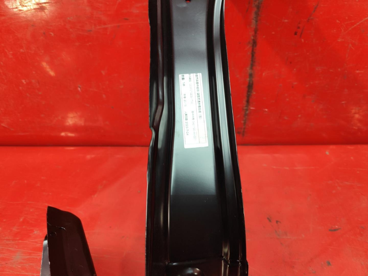 Кузовной элемент