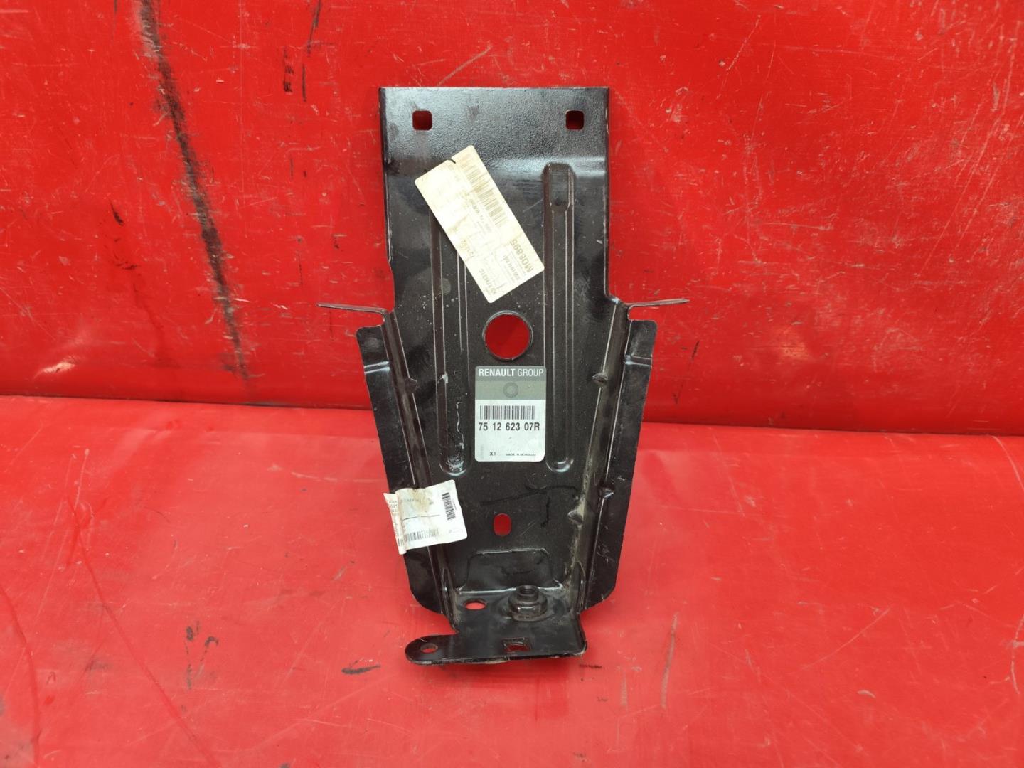 Кузовной элемент