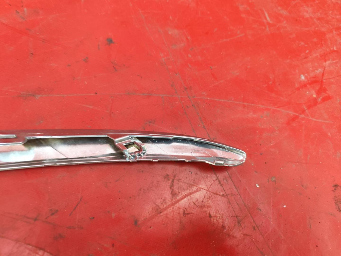 Молдинг фары