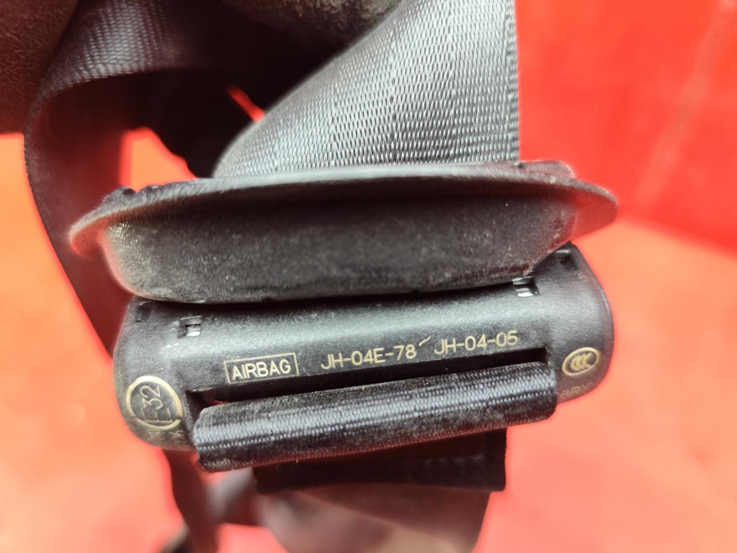 Ремень безопасности