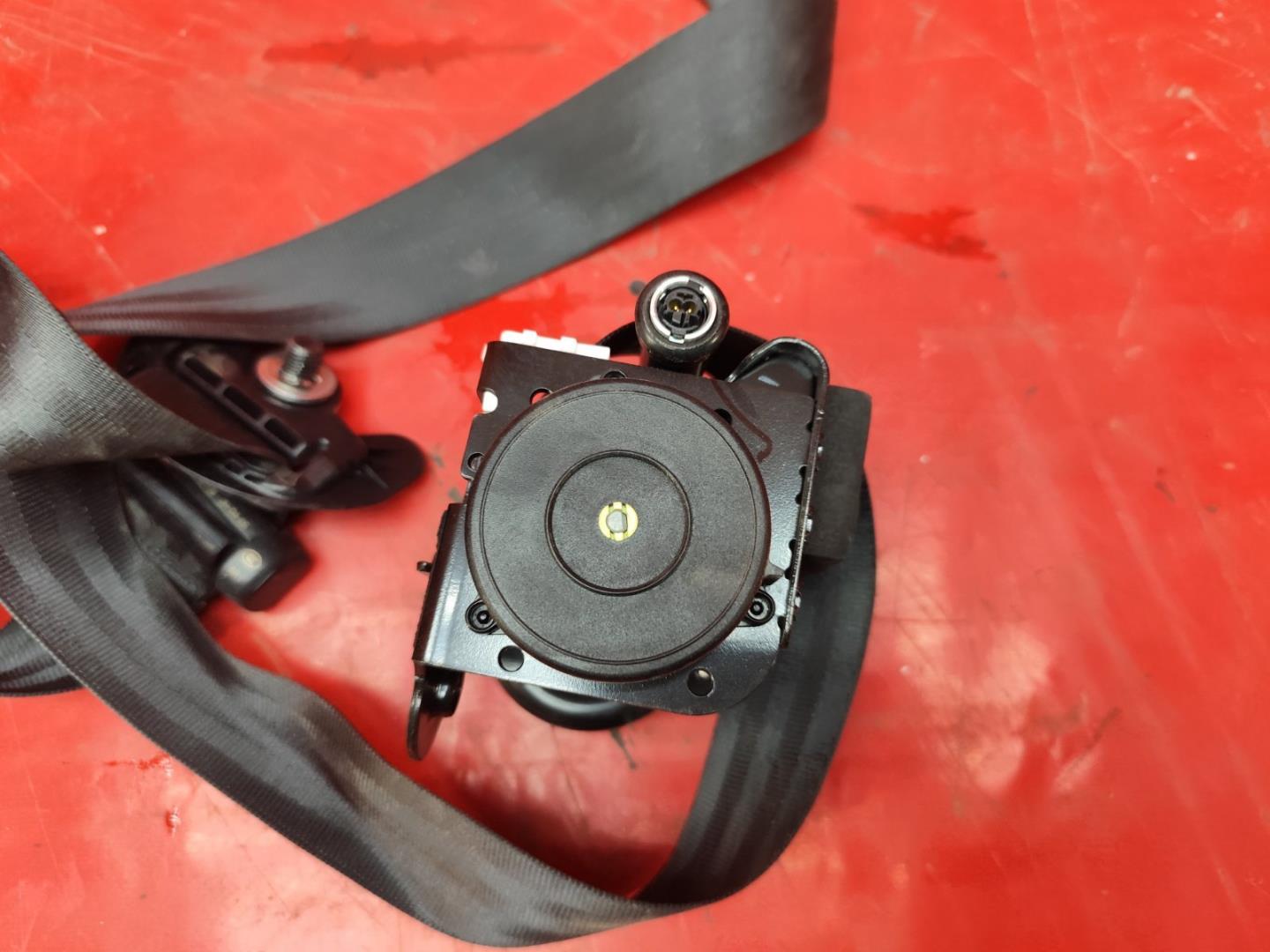 Ремень безопасности