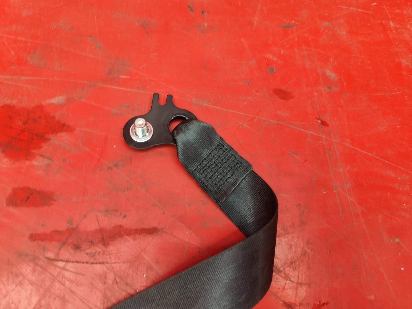 Ремень безопасности