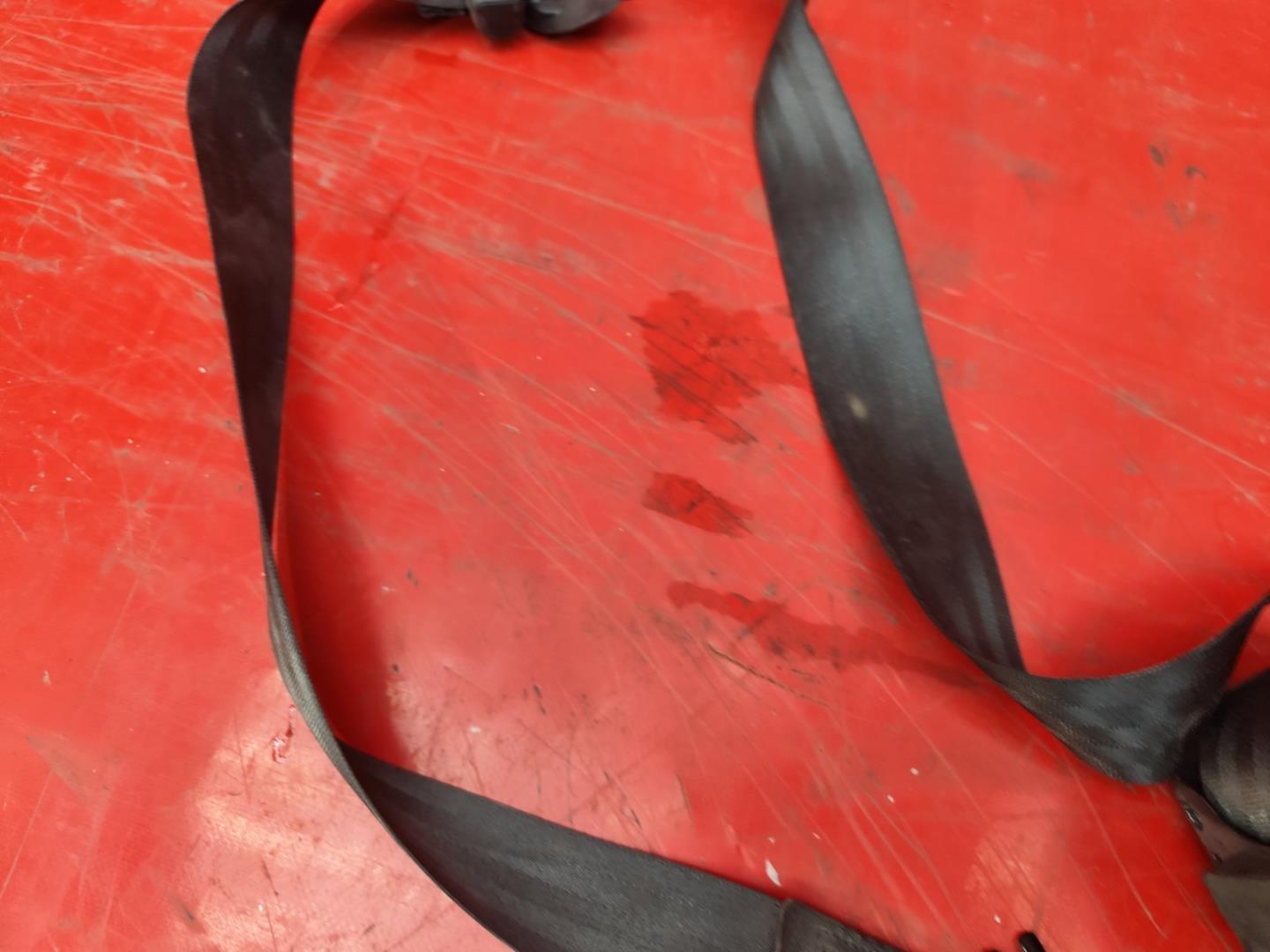 Ремень безопасности