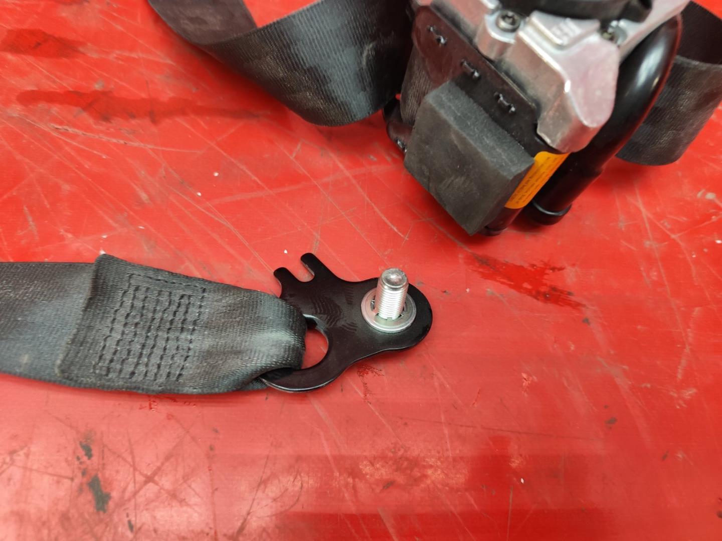 Ремень безопасности