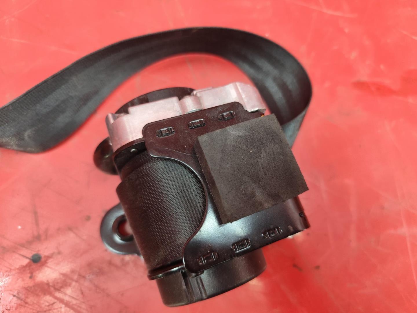 Ремень безопасности