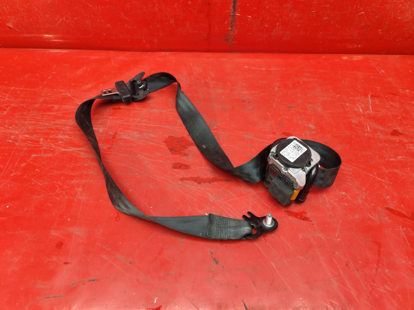 Ремень безопасности