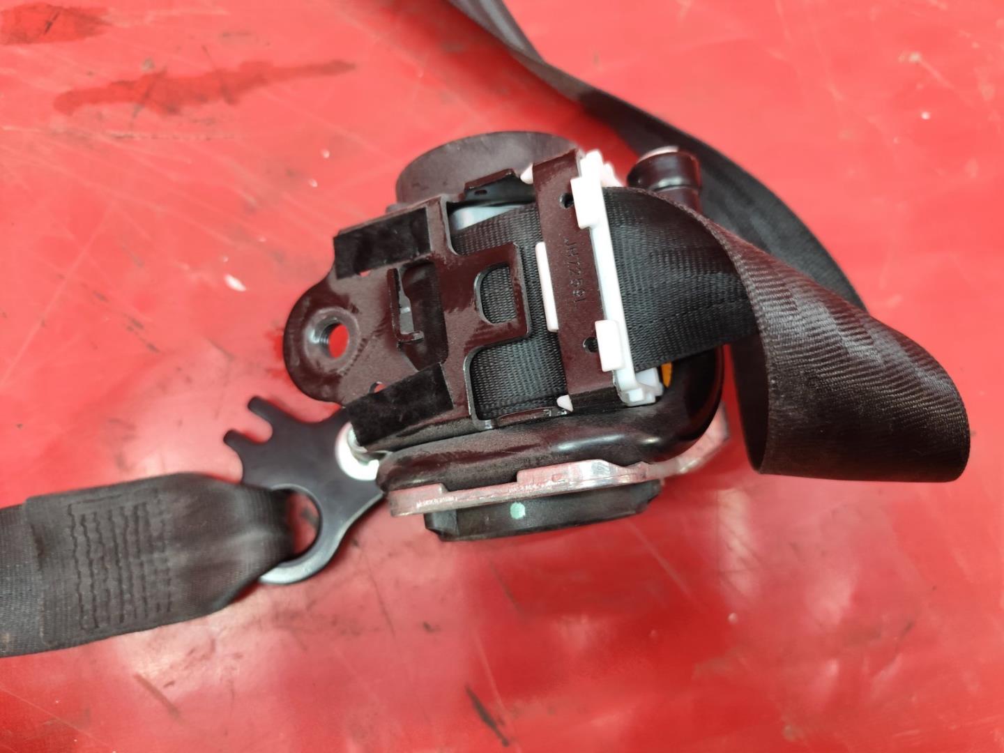 Ремень безопасности