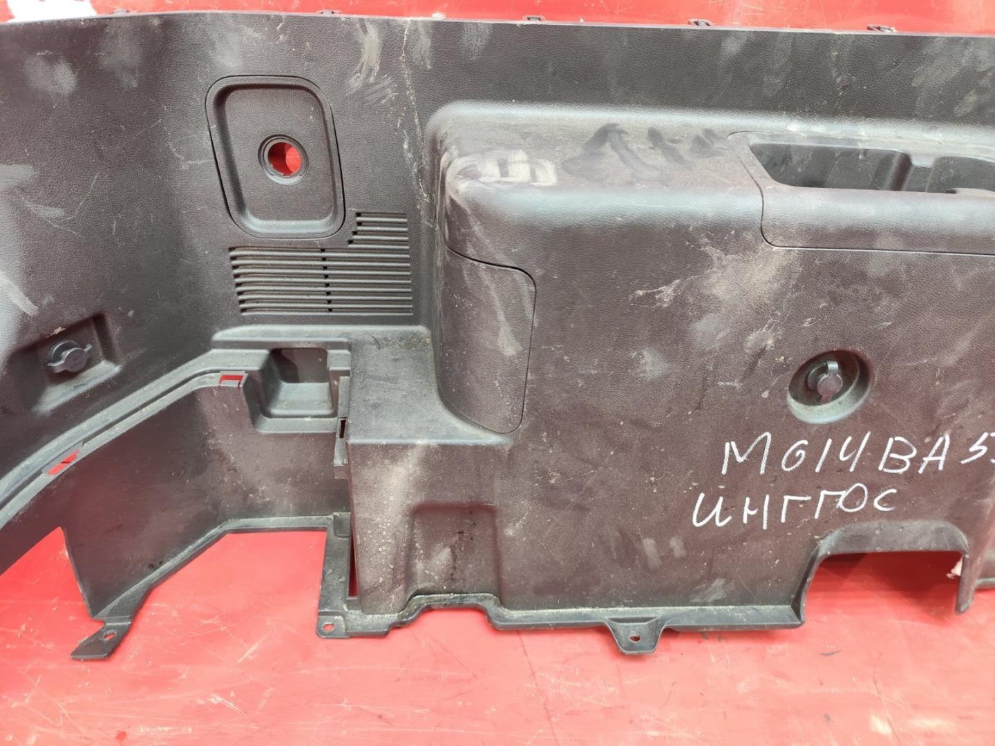 Обшивка багажника