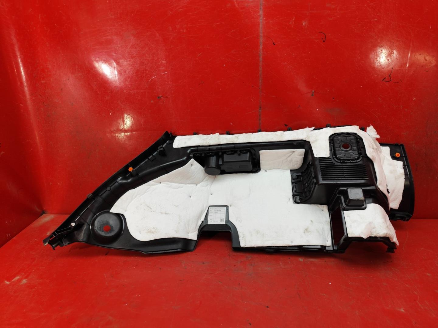 Обшивка багажника