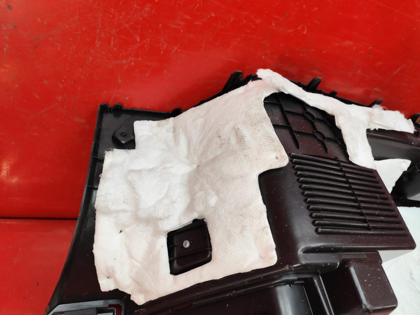 Обшивка багажника