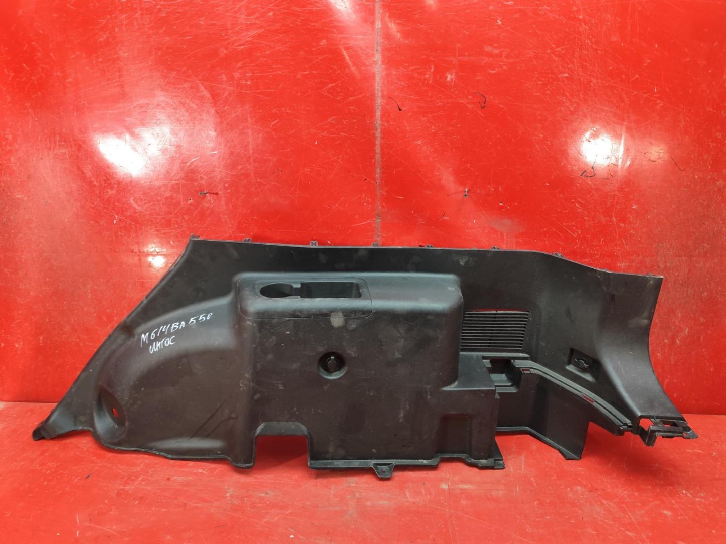 Обшивка багажника