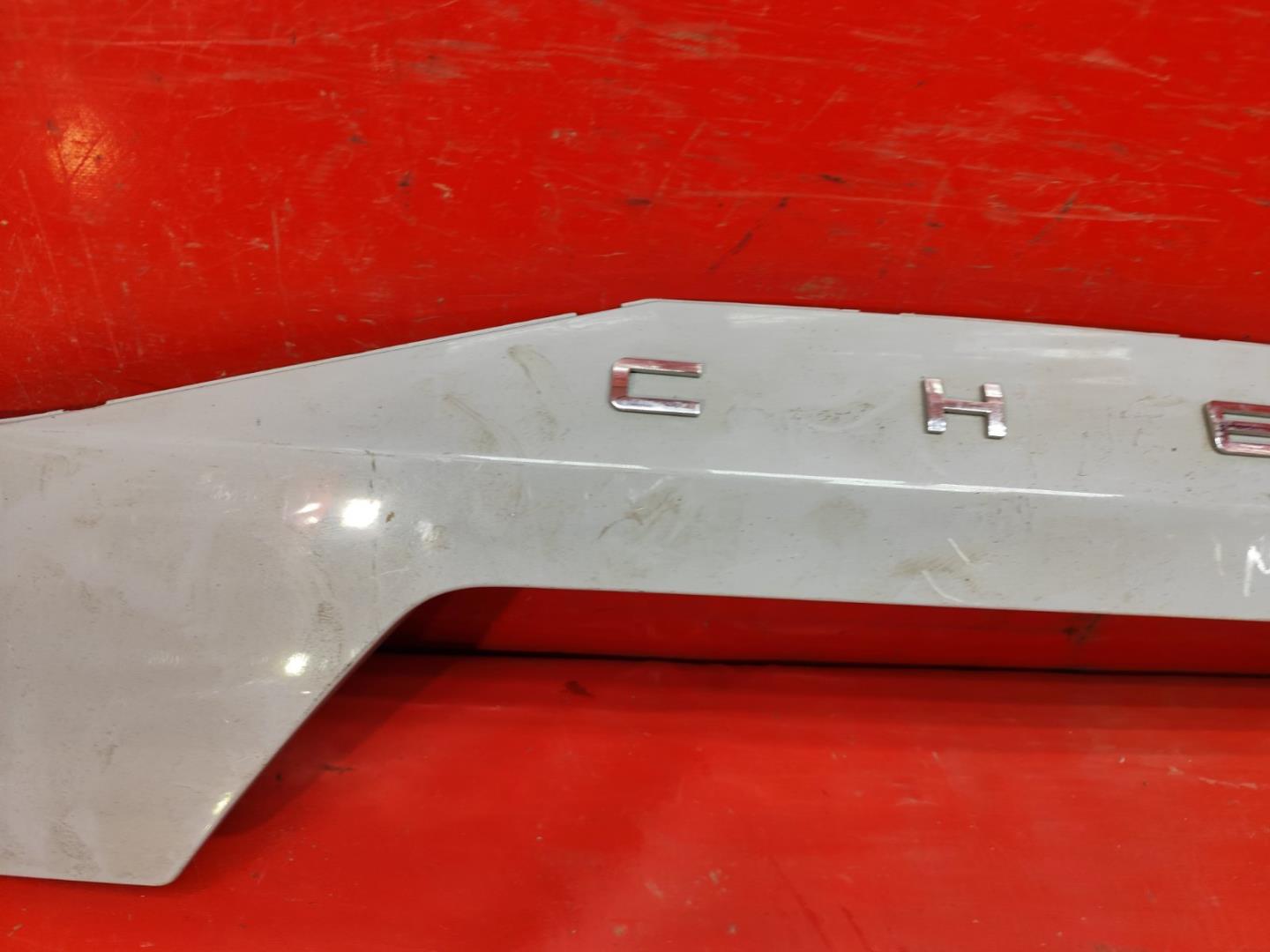 Накладка крышки багажника