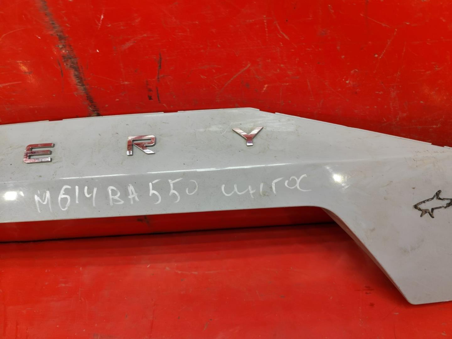 Накладка крышки багажника