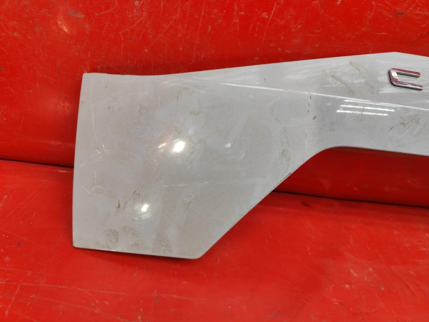 Накладка крышки багажника