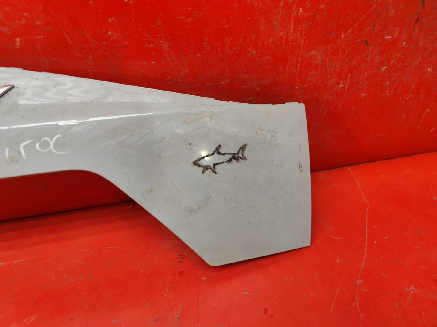 Накладка крышки багажника