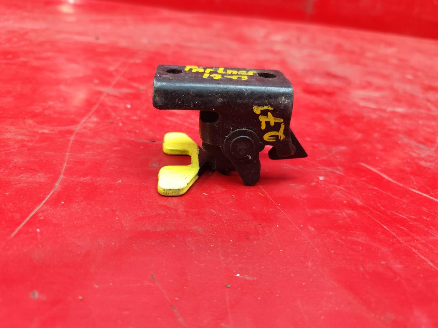 Замок двери распашной