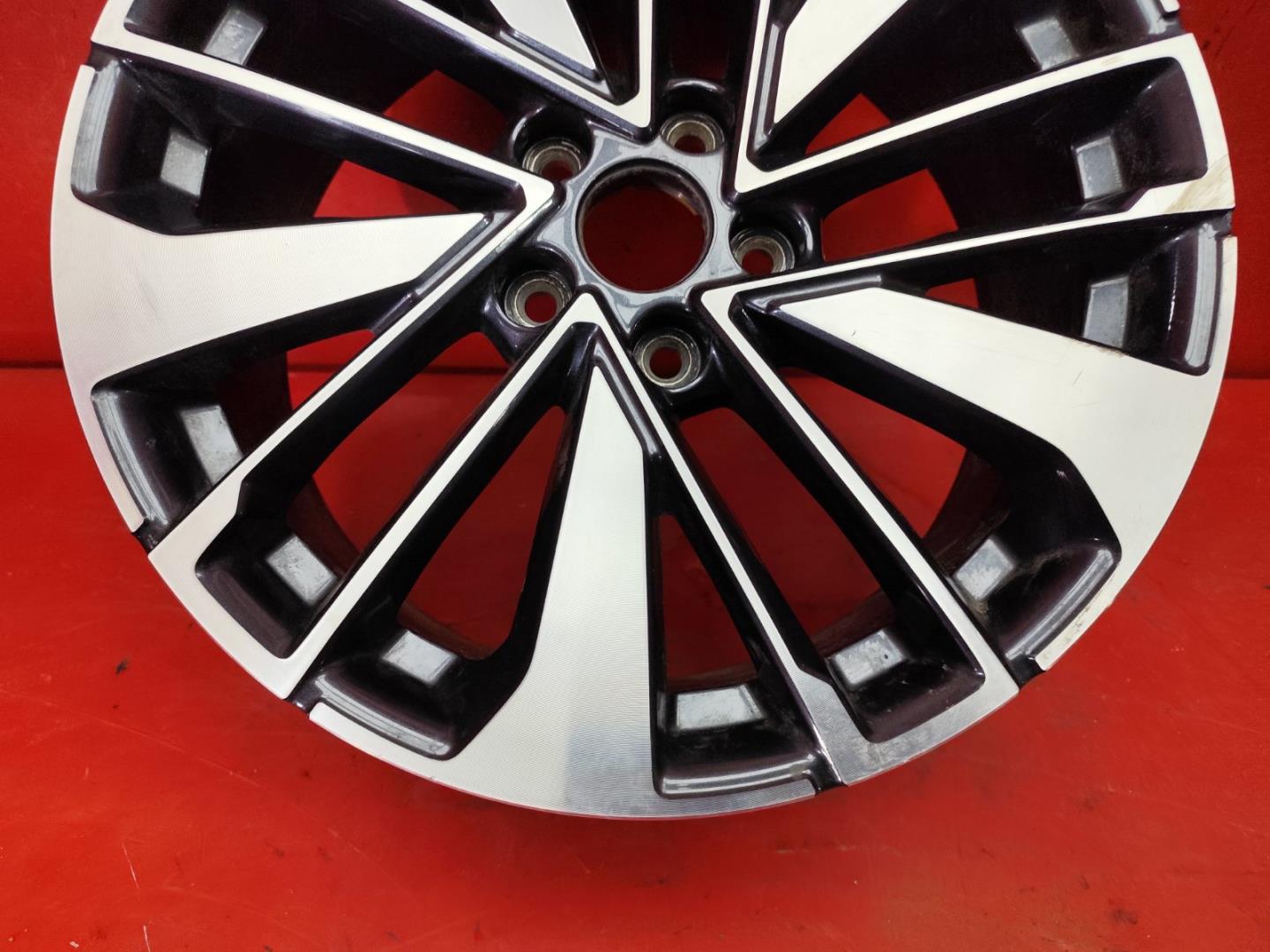 Диск колесный литой легкий сплав