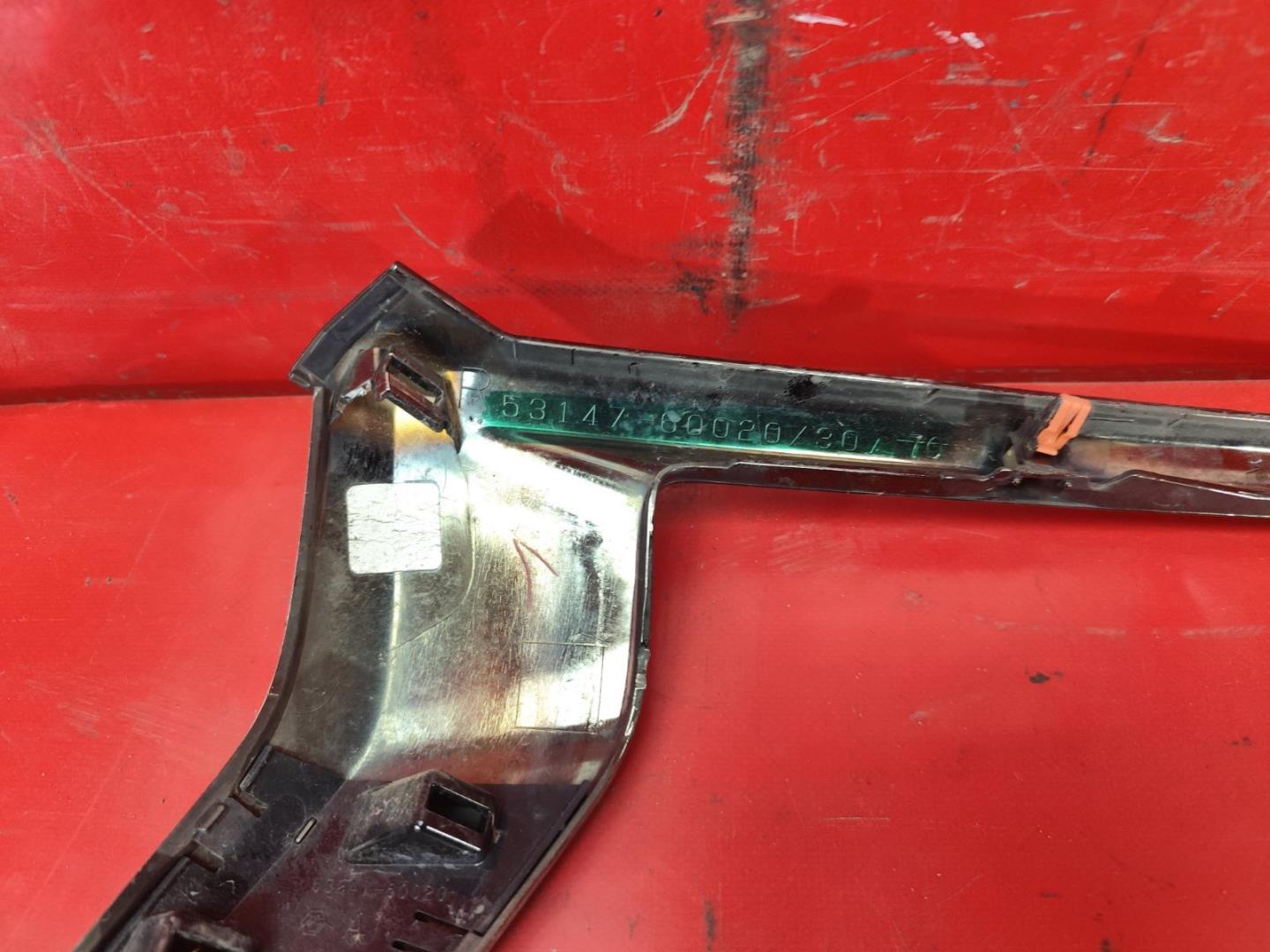 Молдинг фары