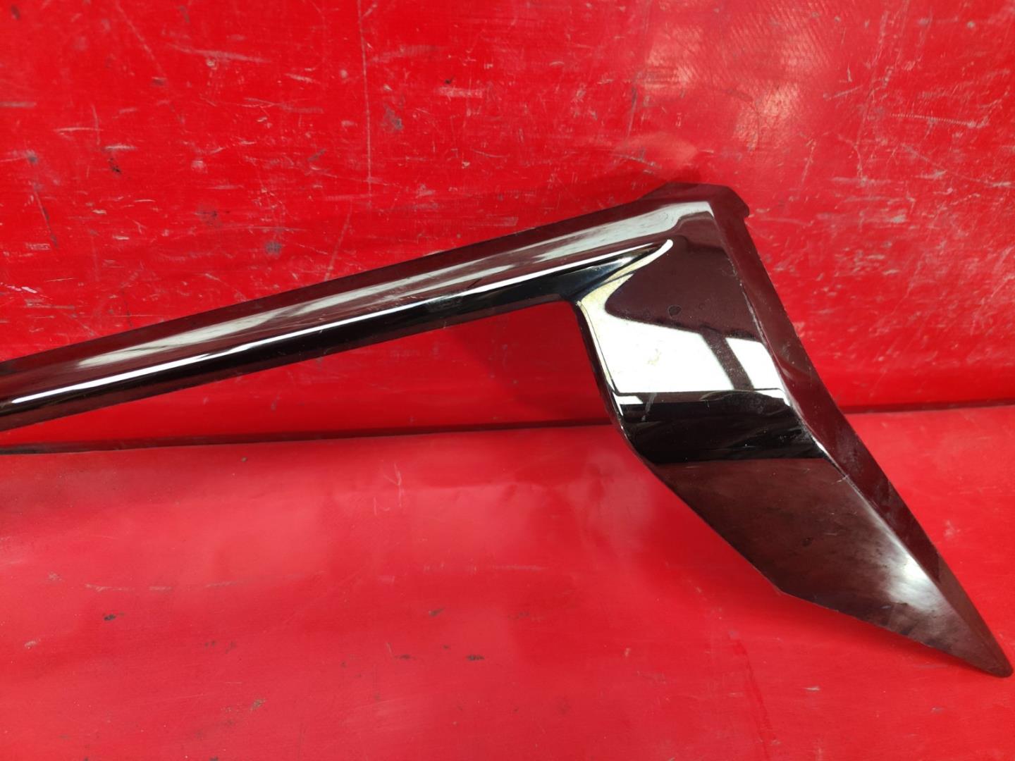 Молдинг фары