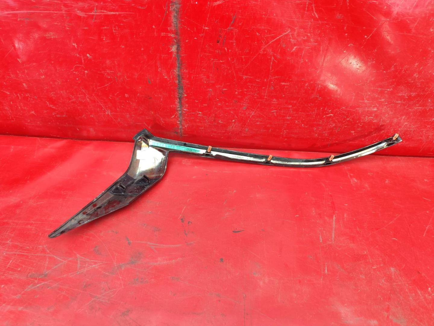 Молдинг фары