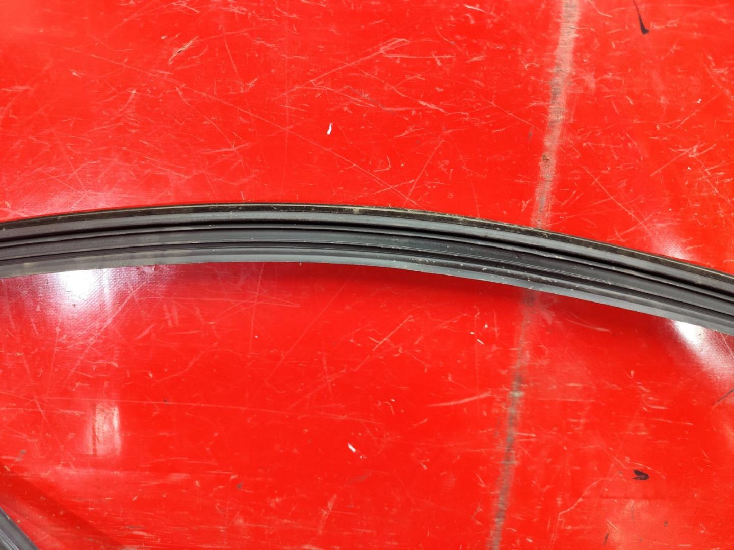 Уплотнитель двери