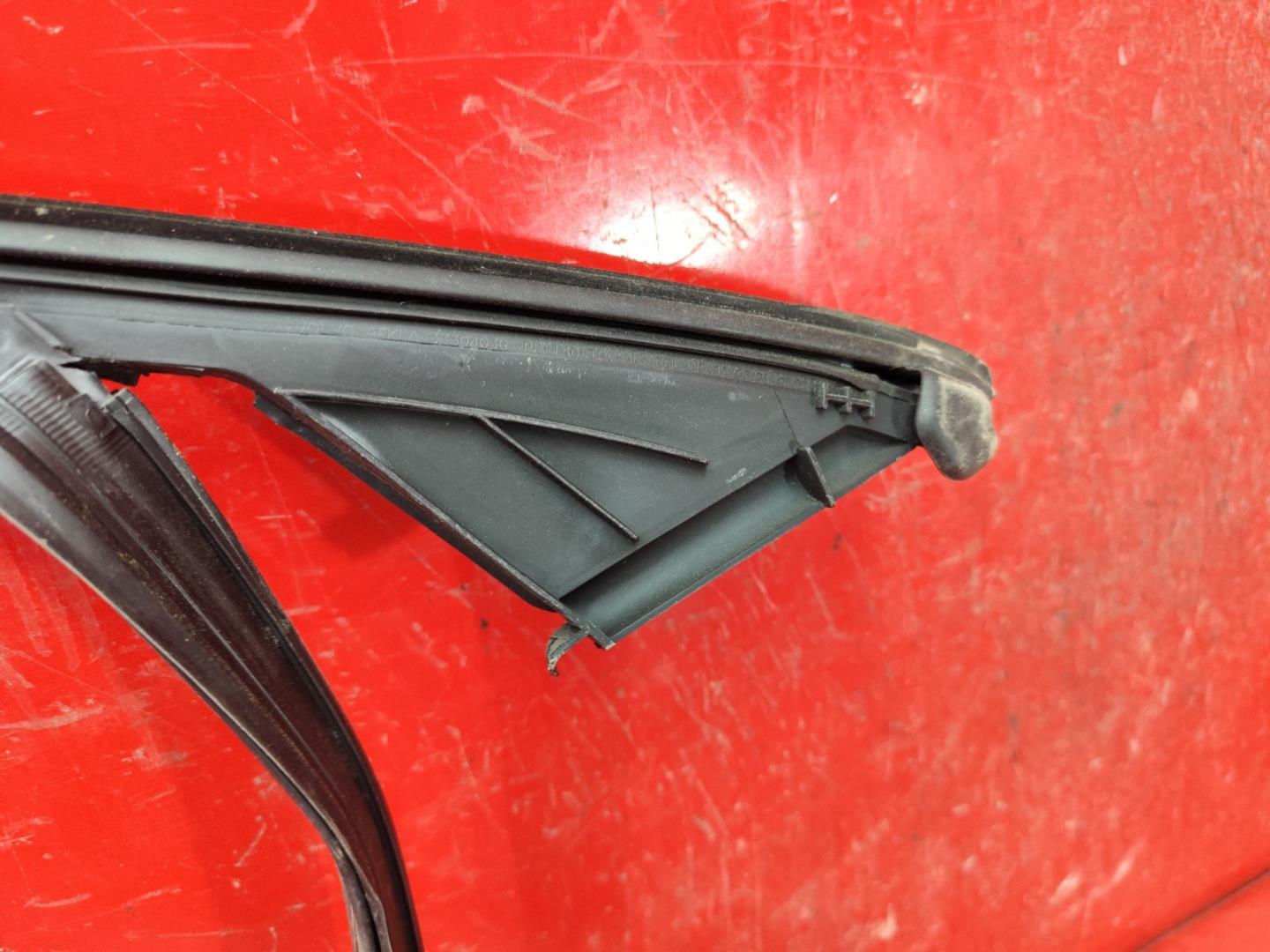 Уплотнитель двери