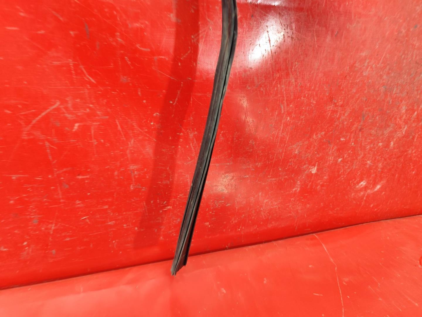 Уплотнитель двери