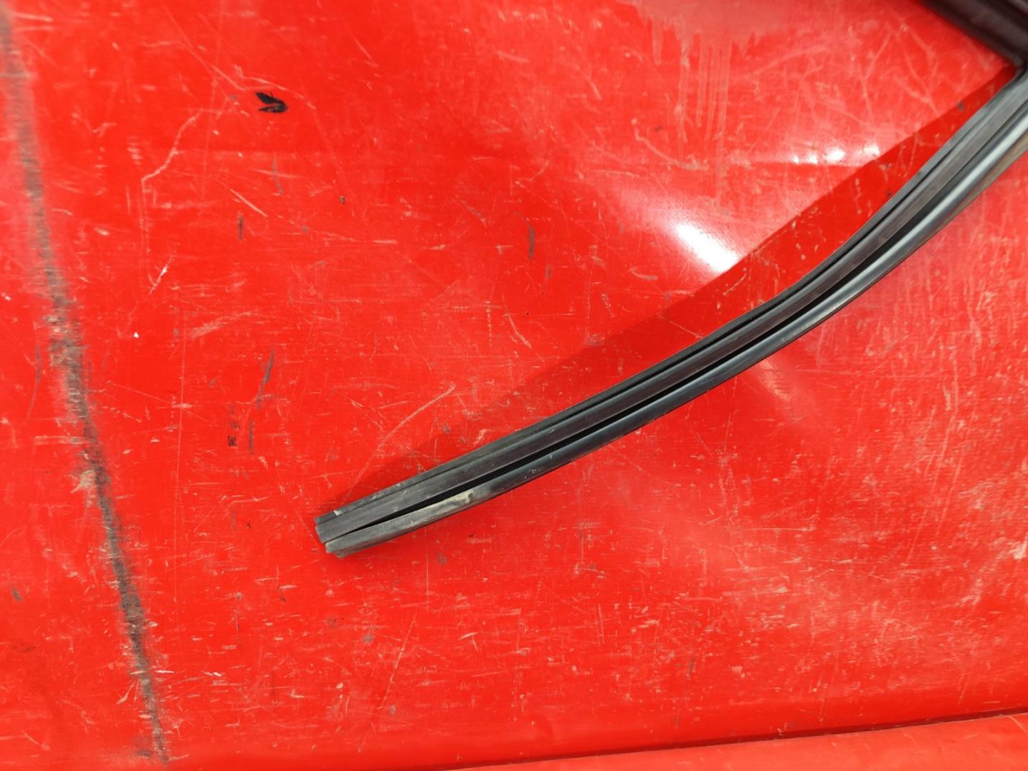 Уплотнитель двери