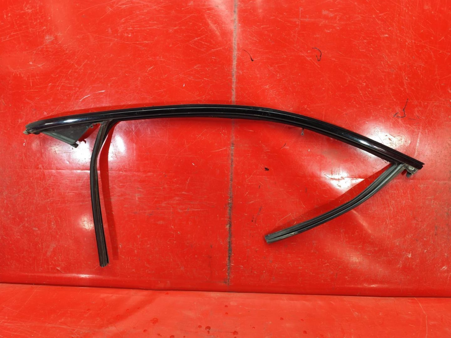 Уплотнитель двери