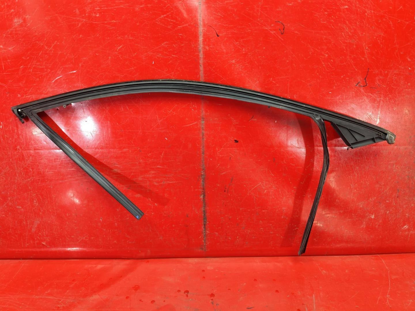 Уплотнитель двери