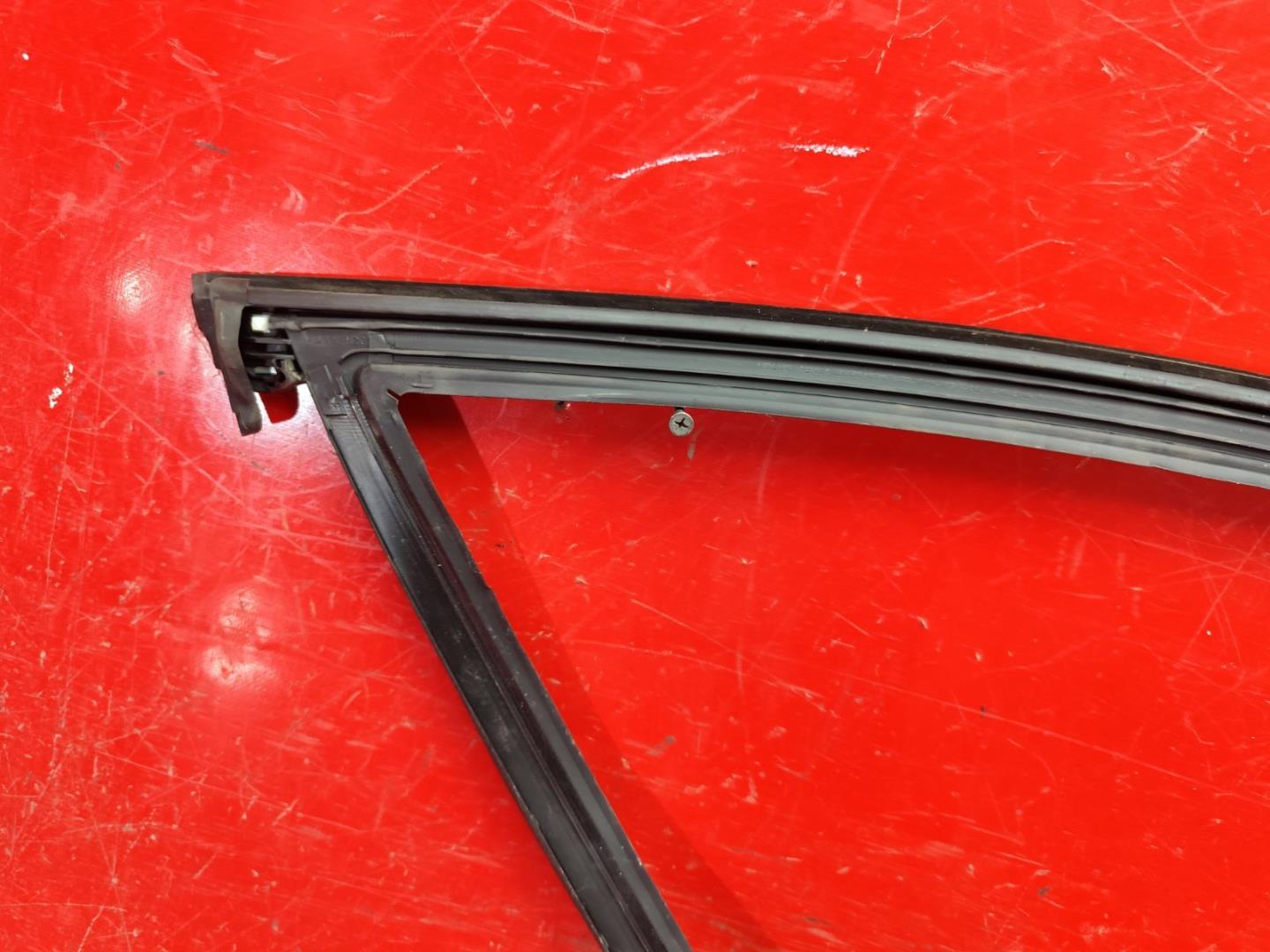 Уплотнитель двери