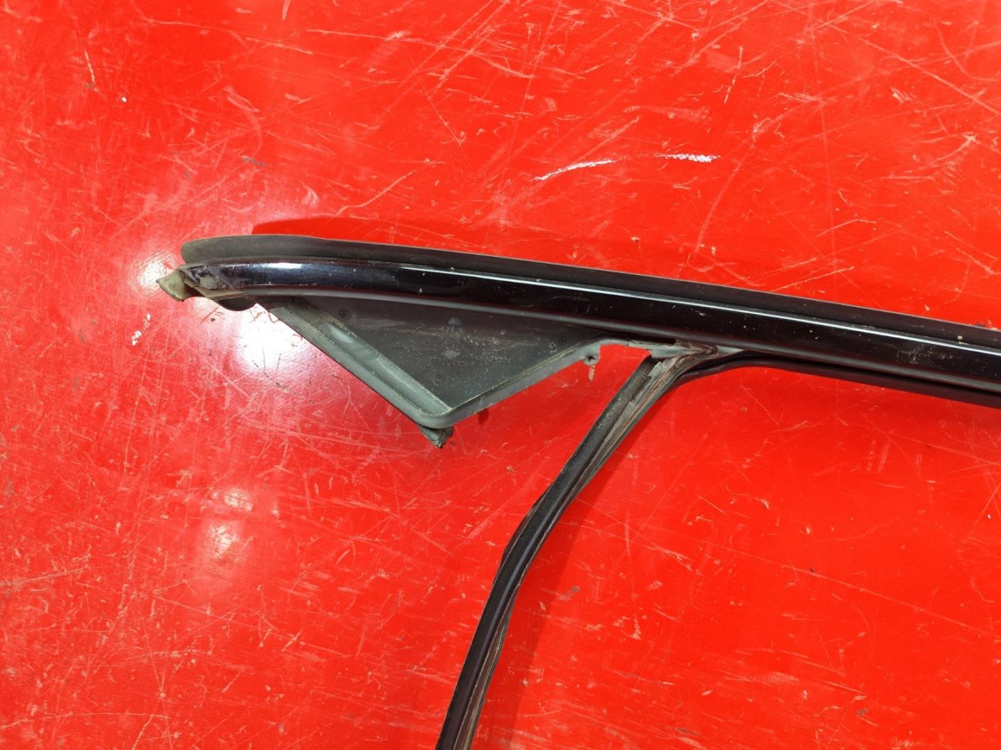 Уплотнитель двери