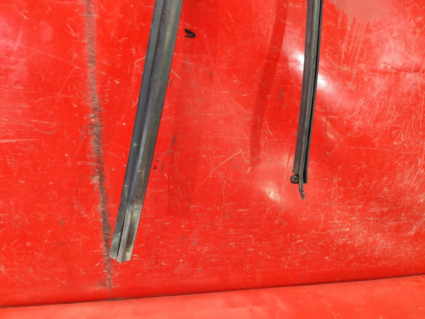 Уплотнитель двери