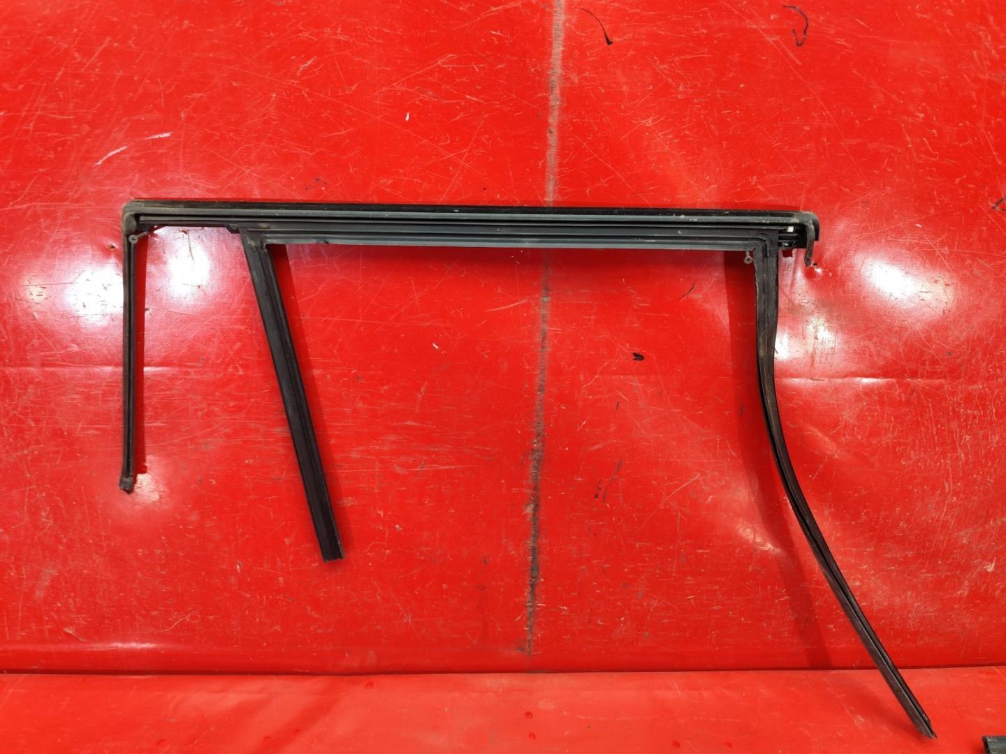 Уплотнитель двери