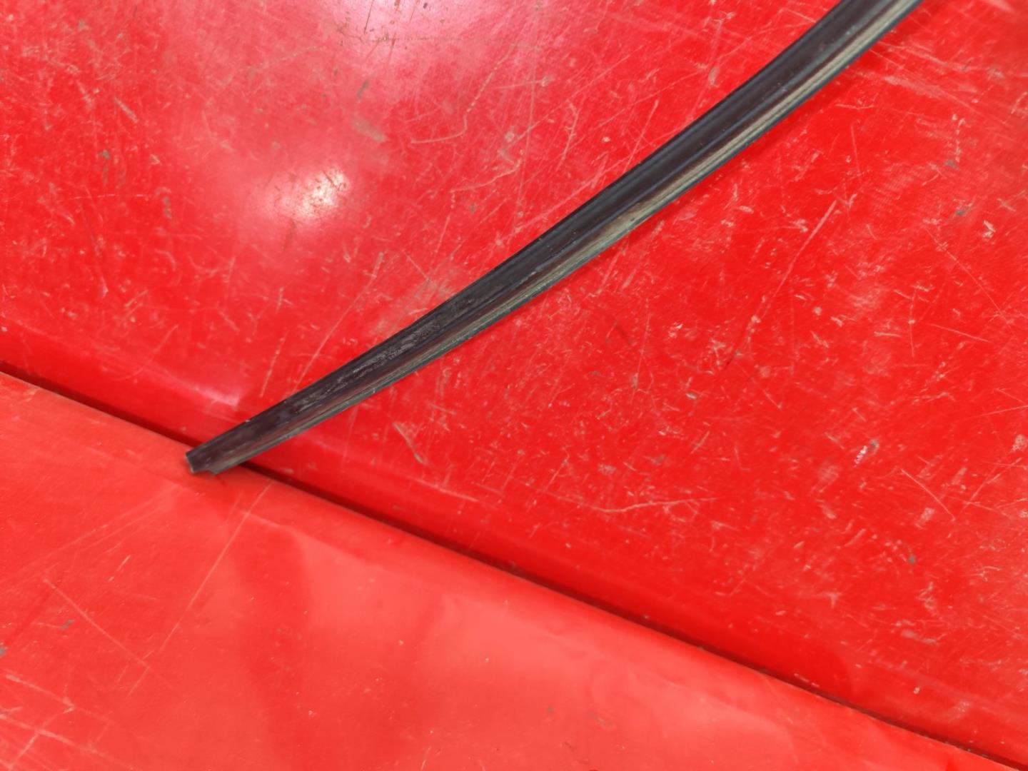 Уплотнитель двери